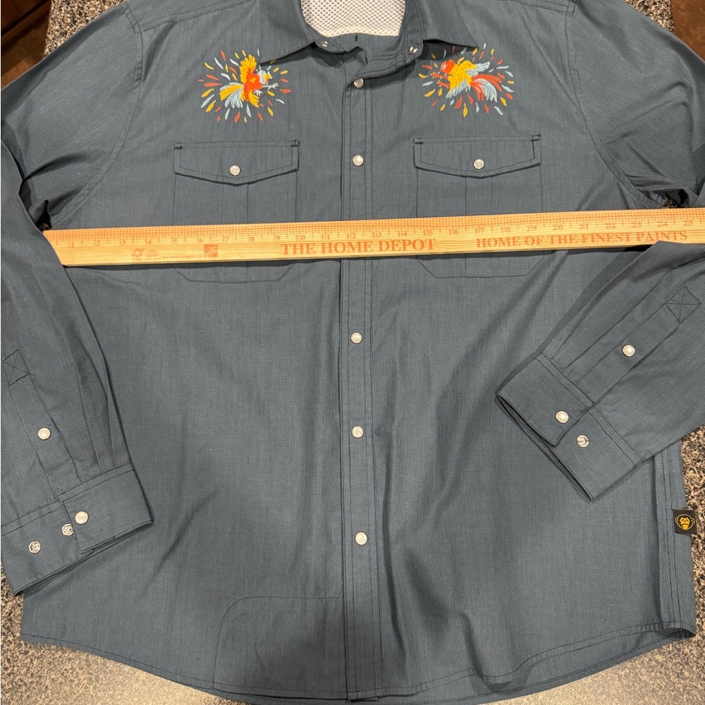 Howler Bros gaucho fighting roosters shirt size Large